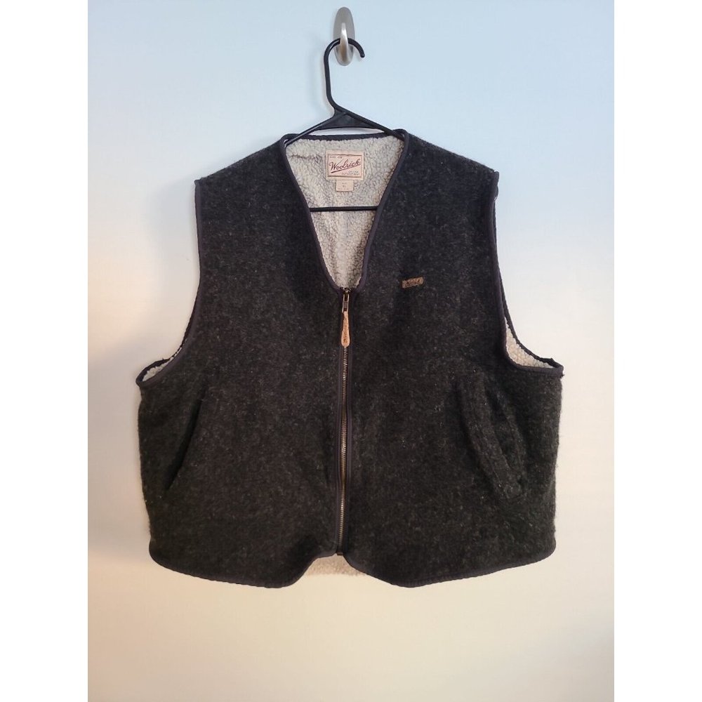Mens Stretchy Gray Woolrich Wool Full Zip Vest XL. Fits more like a LARGE.